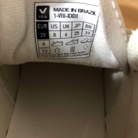 Veja V-90 Leather Gravel White Sneakers - Picture 13 of 13